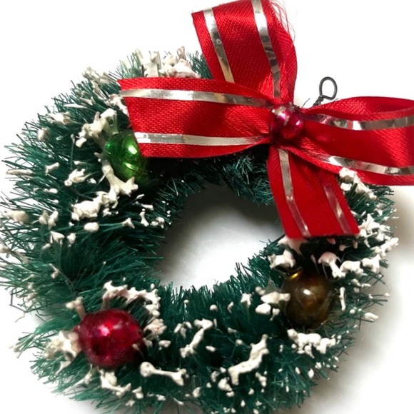 Vintage Bottle Brush Wreath Ornament - Picture 5 of 6